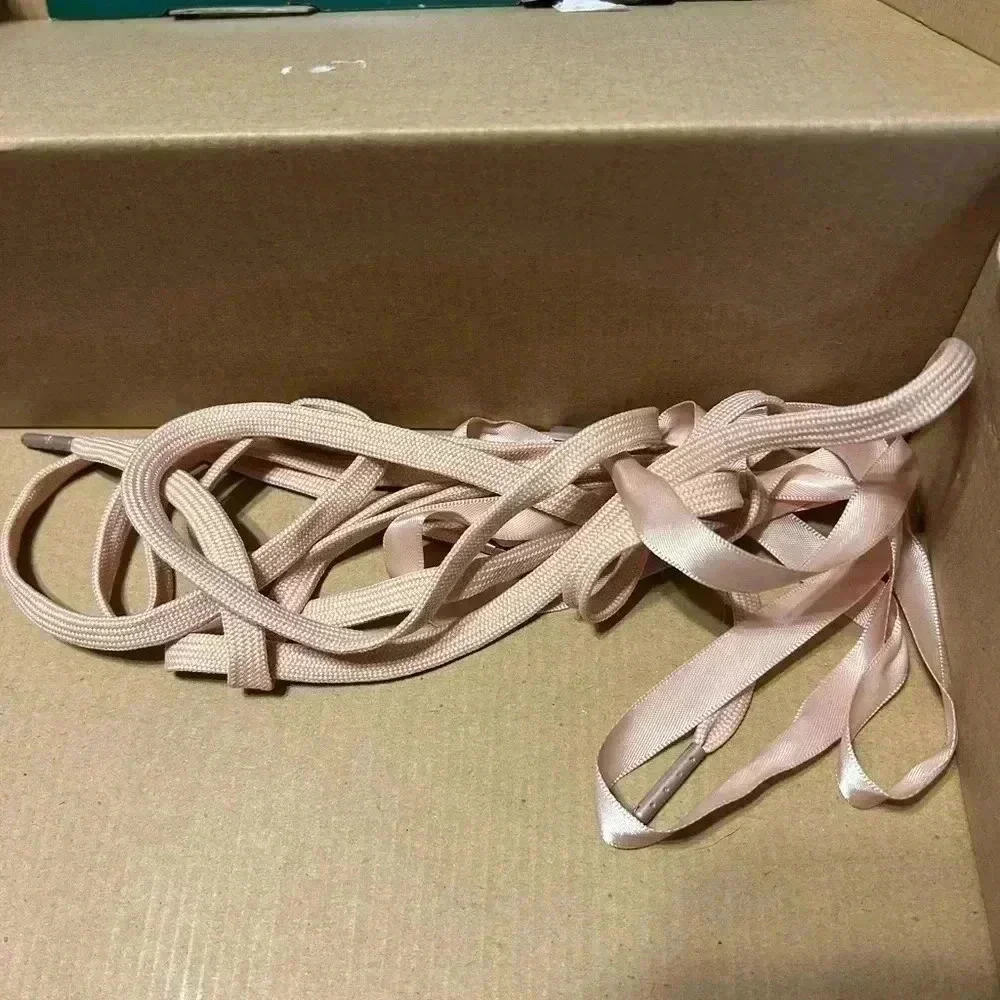 Puma Clyde Satin Rose Gold Sneaker Size 7 (Big Kid /junior) New in Box - Picture 8 of 9